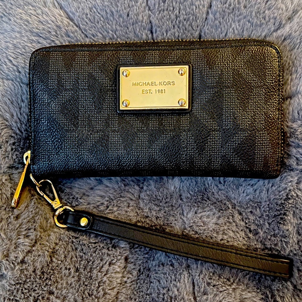 Michael Kors Black/gold monogram Logo Wallet